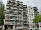 Obrázek - Pokračují práce na revitalizaci bytového domu.